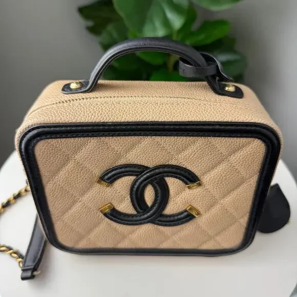 💎✨Authentic Chanel Filigree Vanity Case Hand Bag - Picture 3 of 5